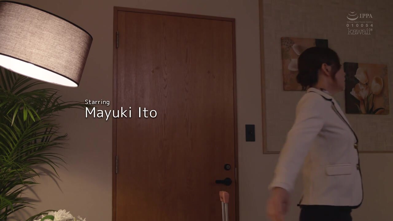 CAWD-876 Bus Guide's On-Site Massage Swamp: I'm so exhausted from work that I can only be satisfied by the amazing massage techniques of a skilled man who can relieve my sexual frustrations. Mayuki Ito