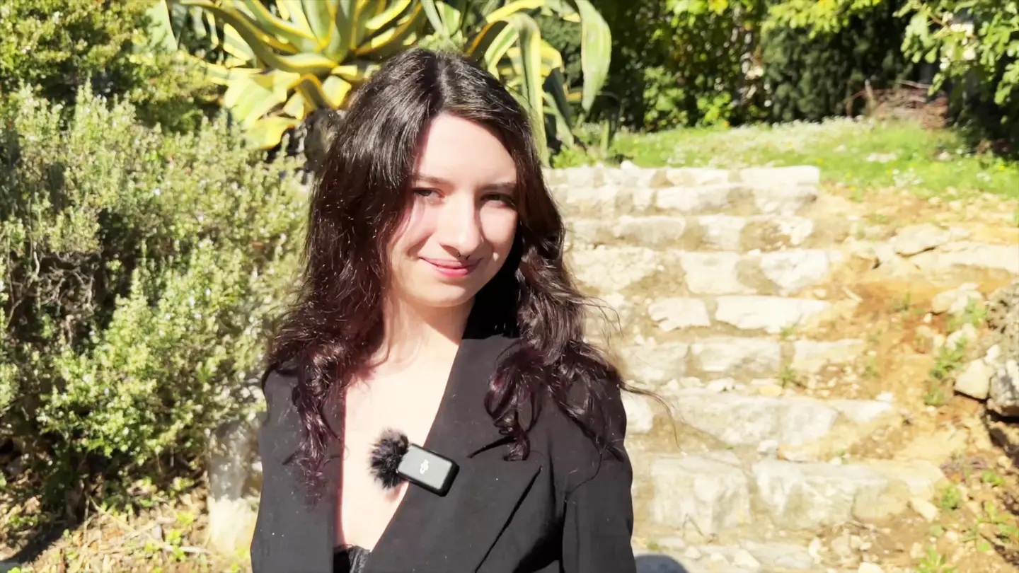 Ayori - Ayori 21 Years Old From Poitiers