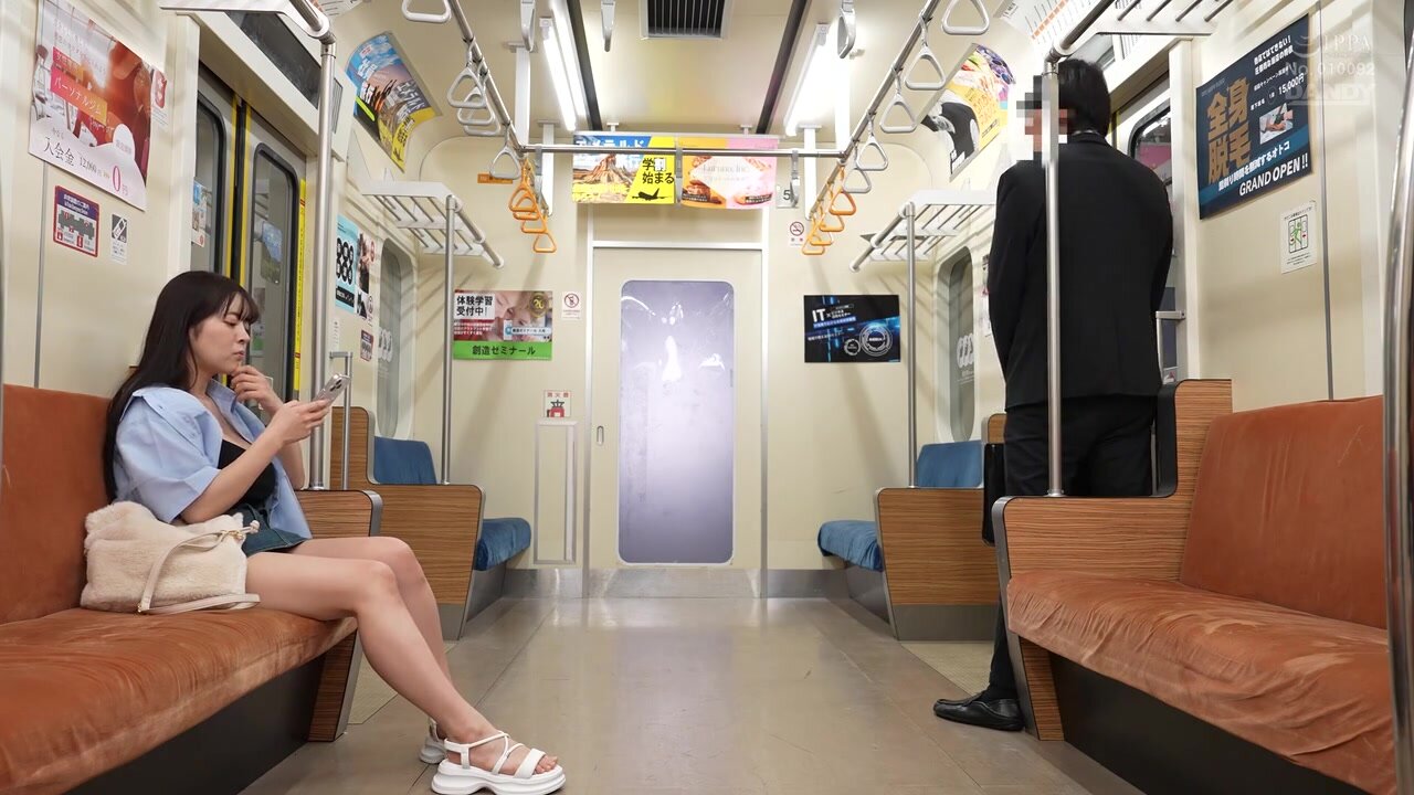 DANDYA-008 I was unexpectedly alone with a slut on the last train! The devilish, voluptuous girl in the seat opposite me flashed her panties, tempting me to get an erection and then I got fucked.