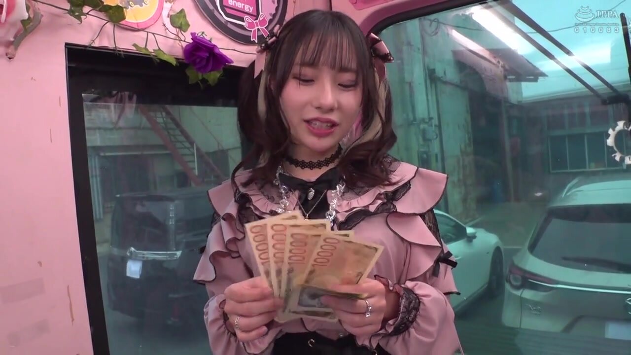 DVMM-308 A collaboration project between an AV that monitors ordinary men and women and a magic mirror van. A girl with a face that goes crazy on the street! A big dick is inserted right after a girl with a face that goes crazy squirts for the first time!