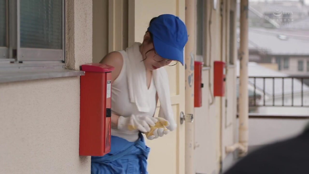 YUJ-052 The blue-collar worker at my part-time job gave me so much positive and encouraging sex that I forgot all the things I didn't like, and she made me cum over and over again. Ao Ebisaki