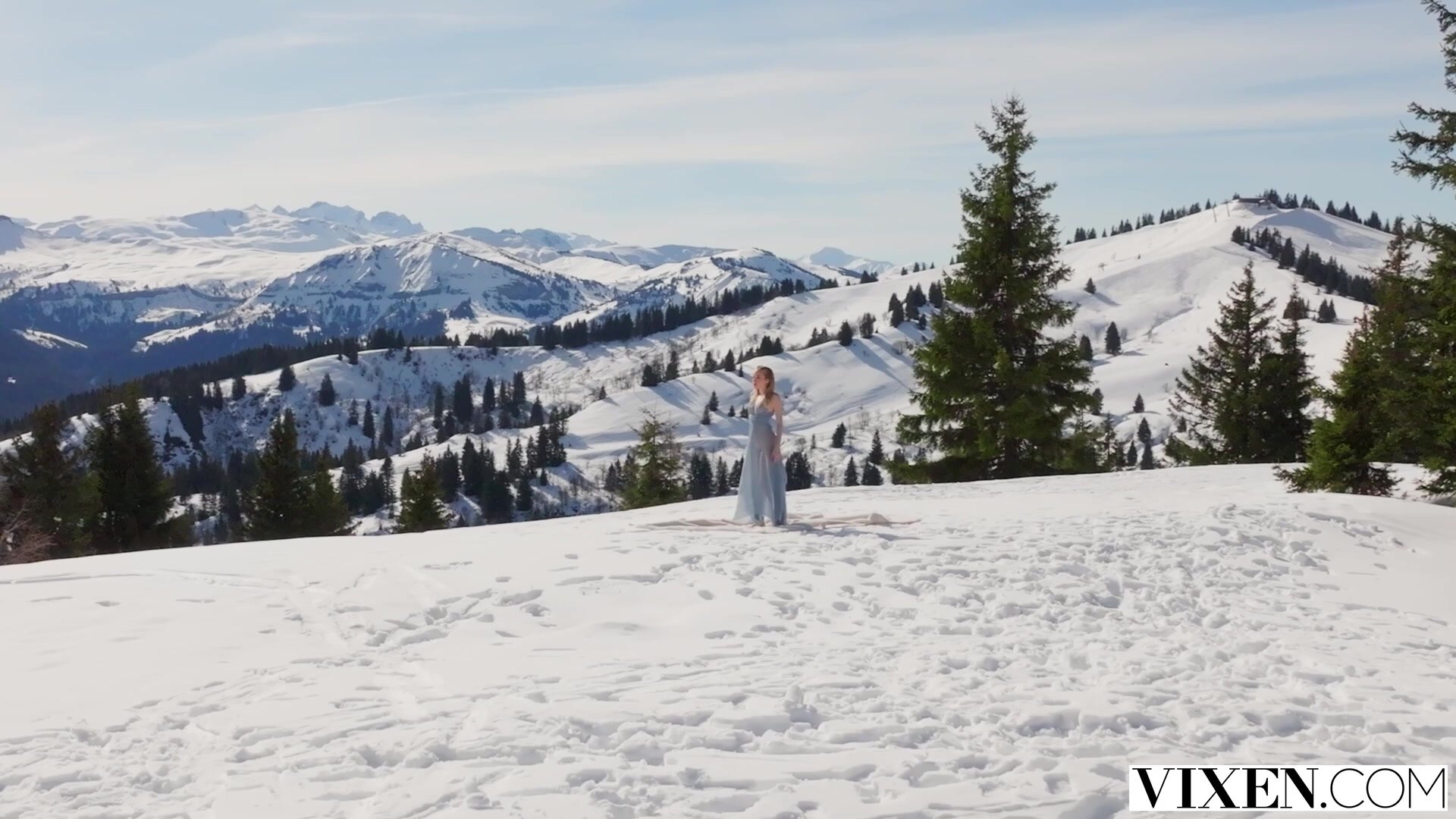 Vixen - Bella Spark Beautiful Blonde Bella Has Wild Outdoor Sex