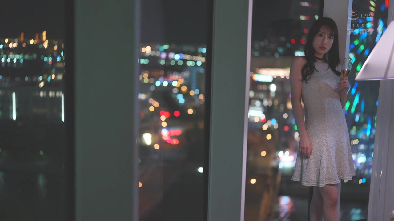 IPZZ-708 A beautiful woman with overflowing sex appeal and glamour who seeks a man and passionately kisses and sensual sex with pleasure.