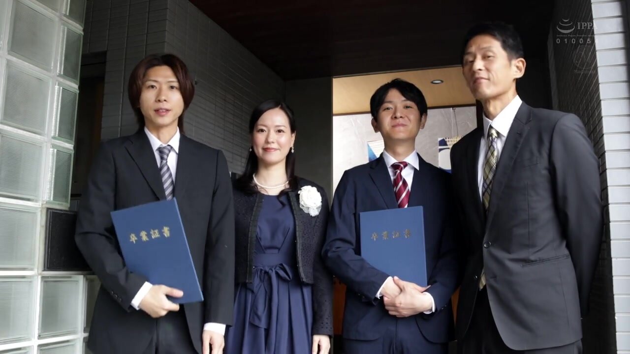 JUR-539 I've been having a sex friend relationship with my son's friend for the past five years. I'm having an indecent affair with a younger guy... I'm addicted to creampie love affairs. Hikari Misaki