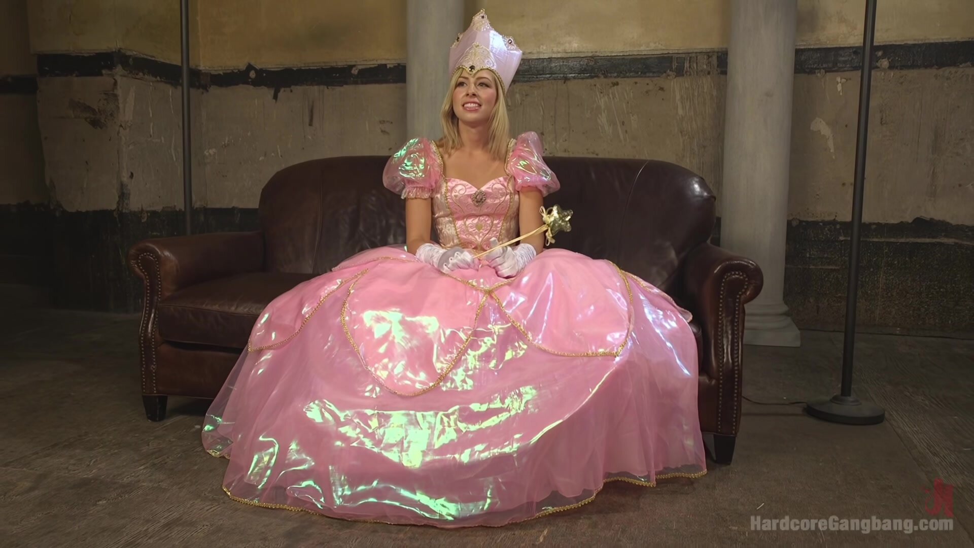 Zoey Monroe - Princess Peach Gets Fucked By Her Kingdom