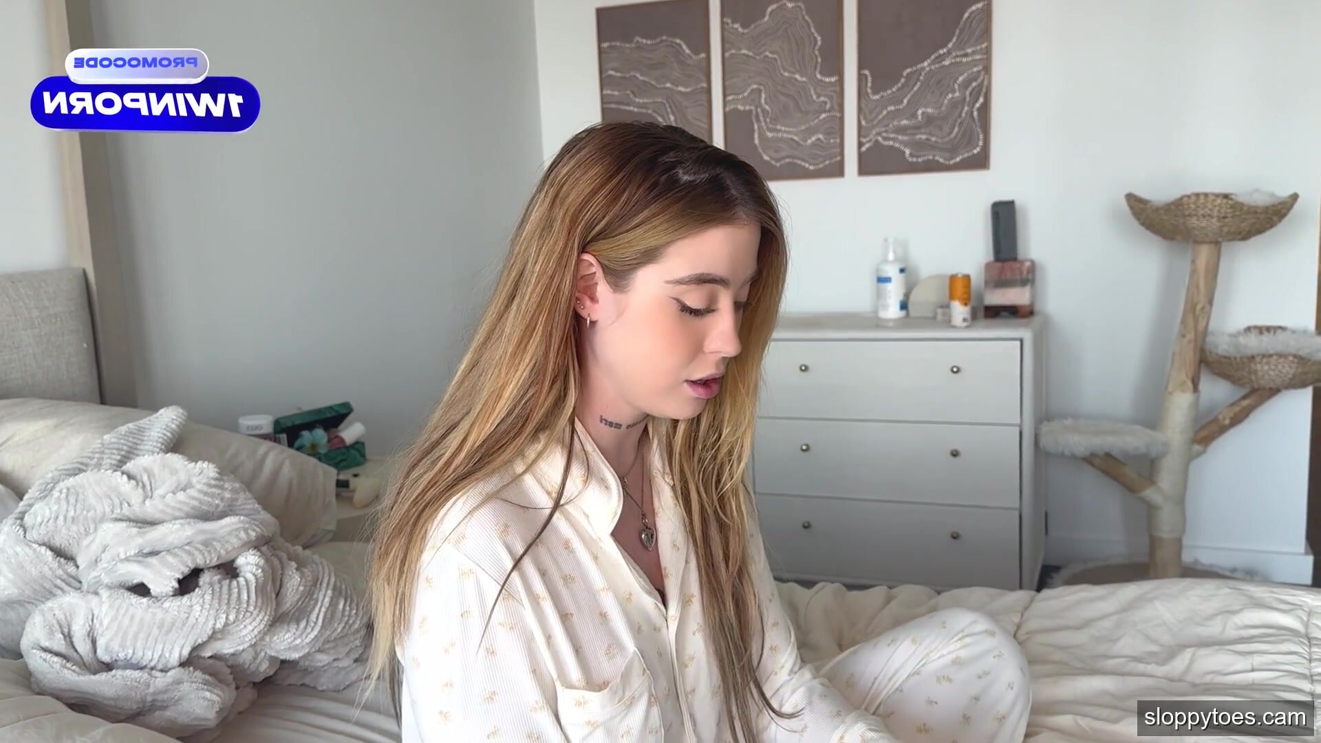 Cheating On My Girlfriend With My Best Friend, She's So Hot