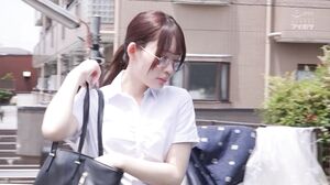 IPZZ-423 Honoka Furukawa, a clean-freakish and serious female teacher, is drugged and made to cum by the trash-room man she visits at home