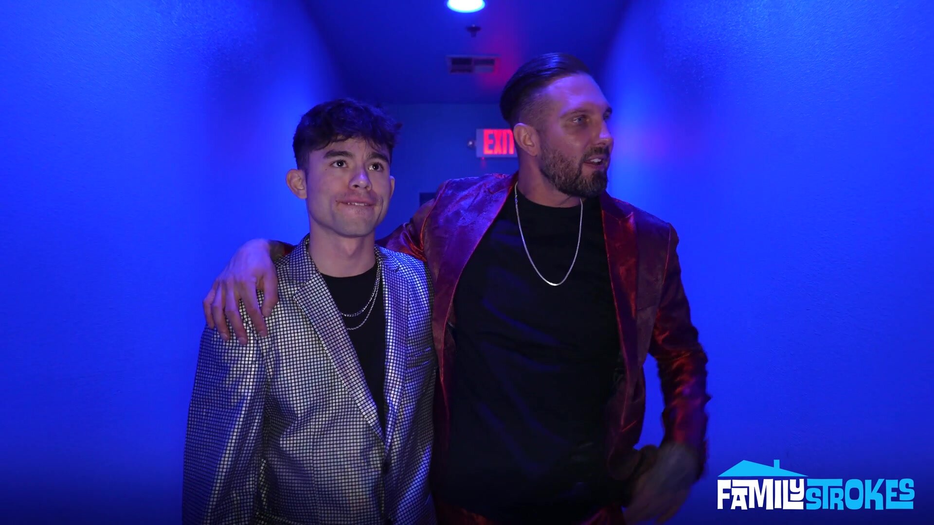 FamilyStrokes - Ronnie Violet