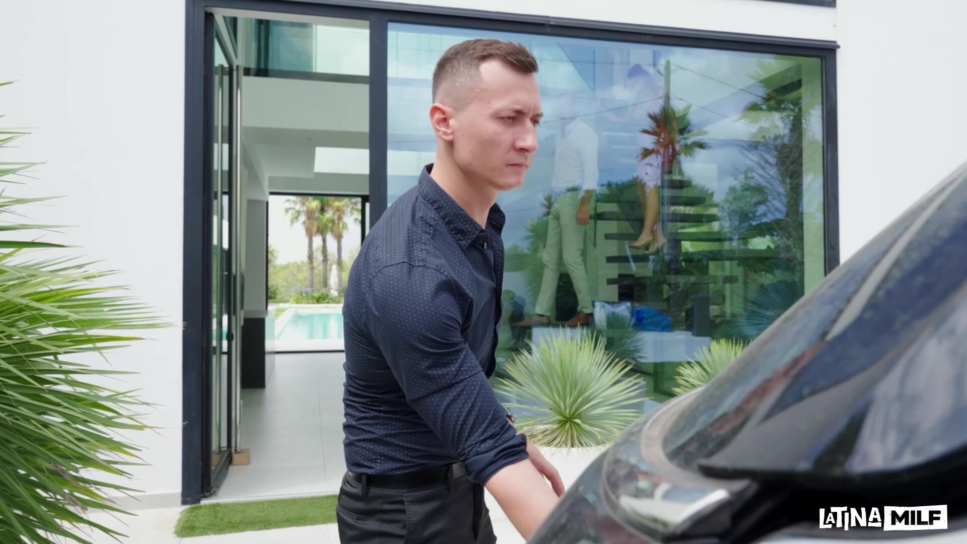 LatinaMILF - Zoe Grey Outdoor Services Surcharge