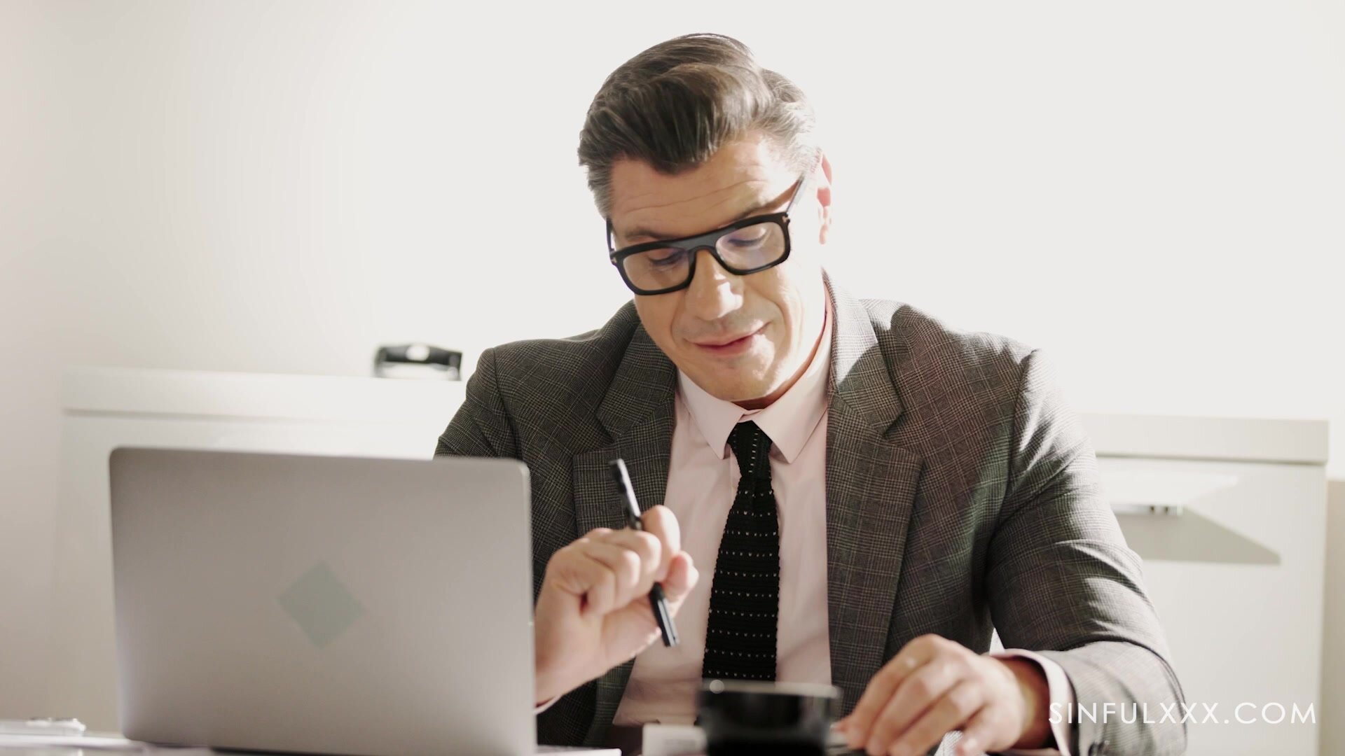 SinfulXXX - Miss Sally And Karina King