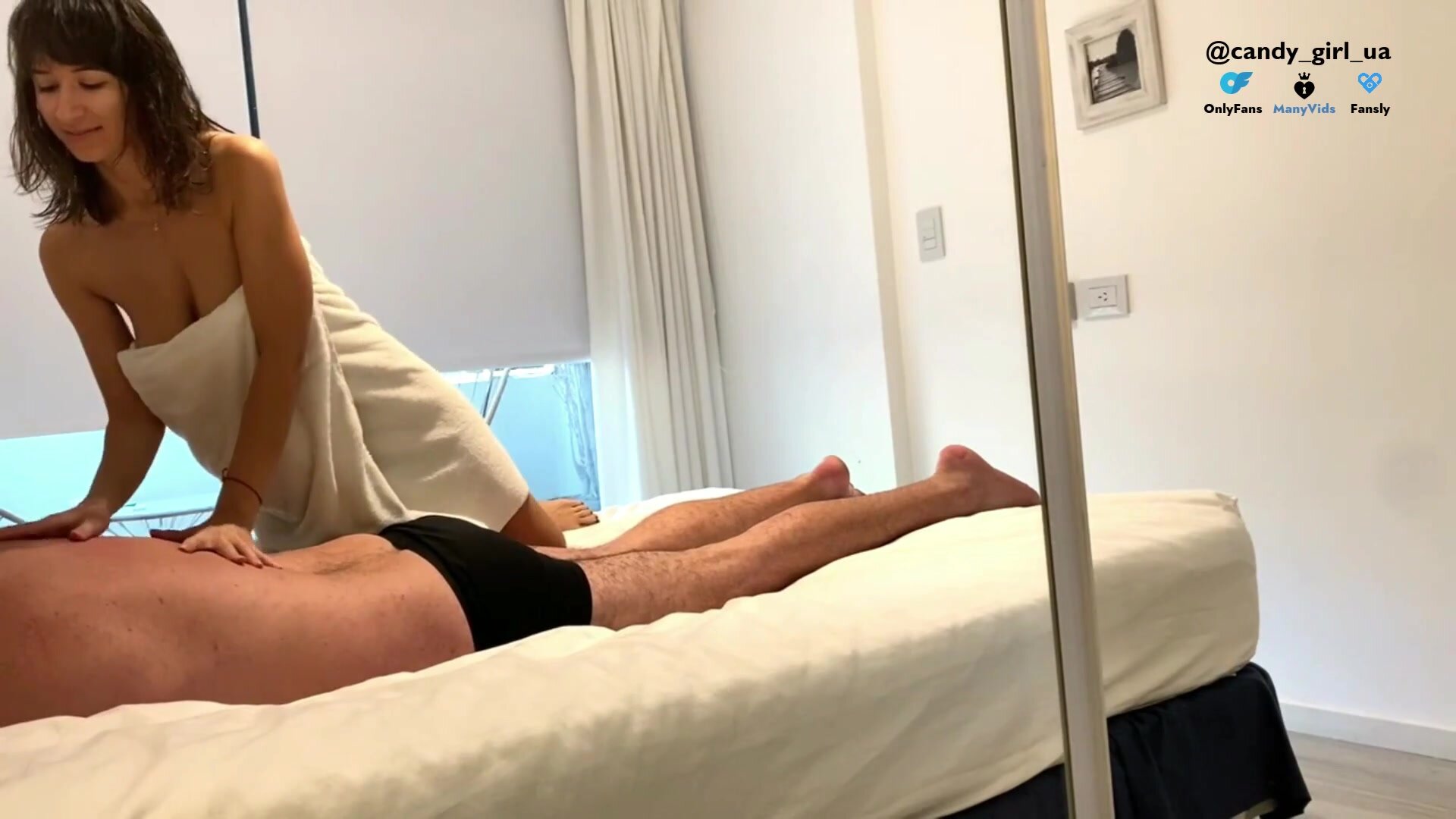 Tara Summers - Slutty Amateur Masseuse Fucked by Huge Dick with Copious Creampie 2