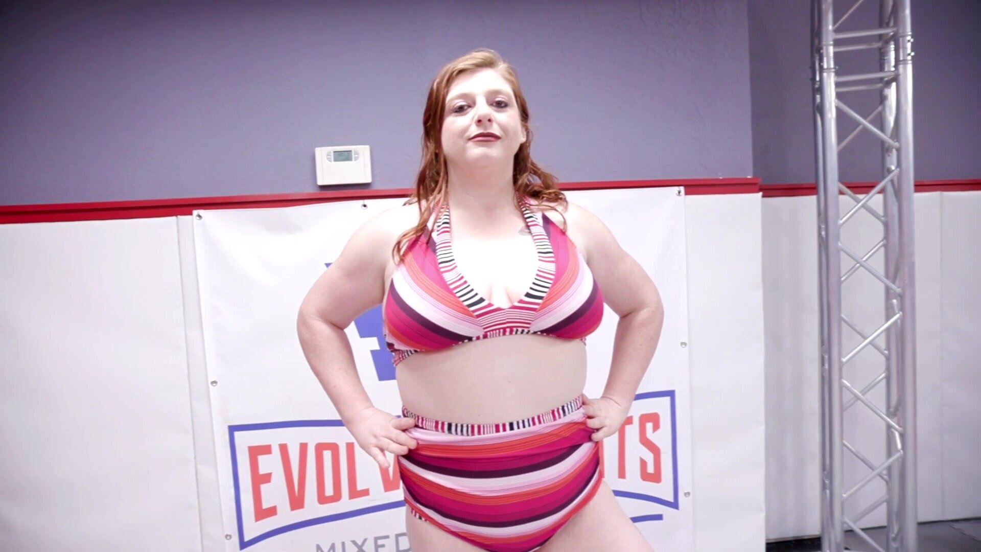 EvolvedFightsLez - Betty Brickhouse Vs Paris Love