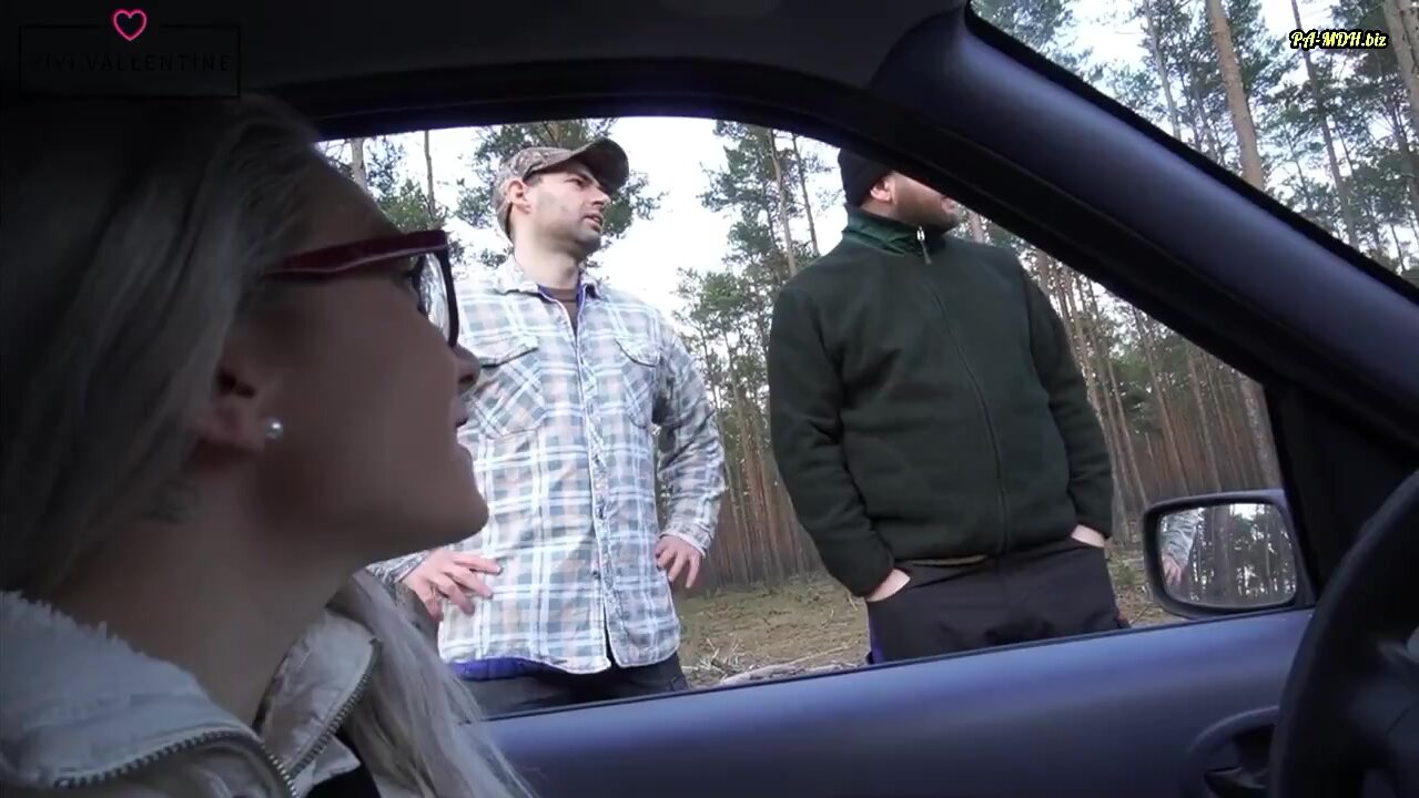 ViviVallentine - Erster Outdoorfick und gleich zwei Holzfaller