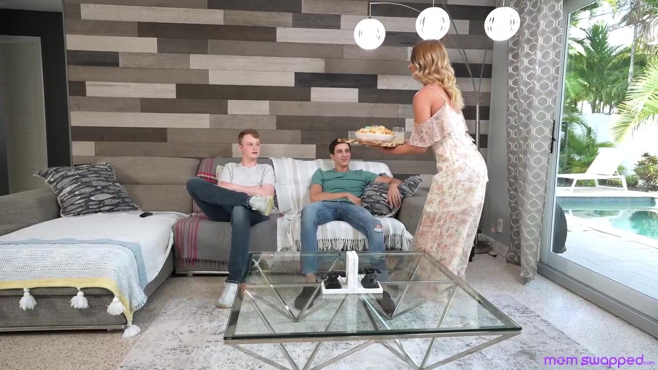 Jc Wilds, Whitney Oc - They Are Just So Hot We Had To Swap Them - S3:E2