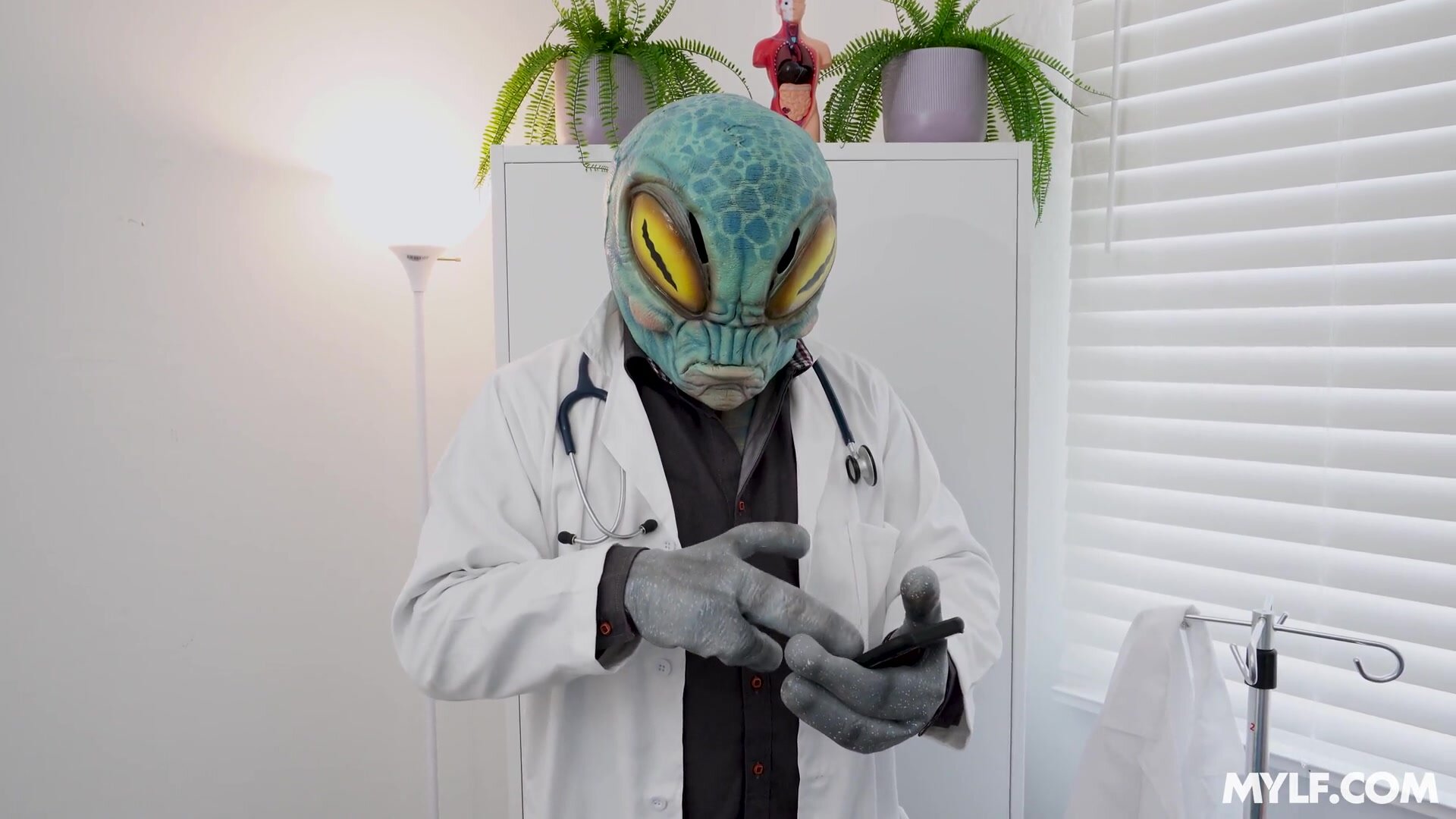 MylfLabs - Sophia Locke And Cali Sweets