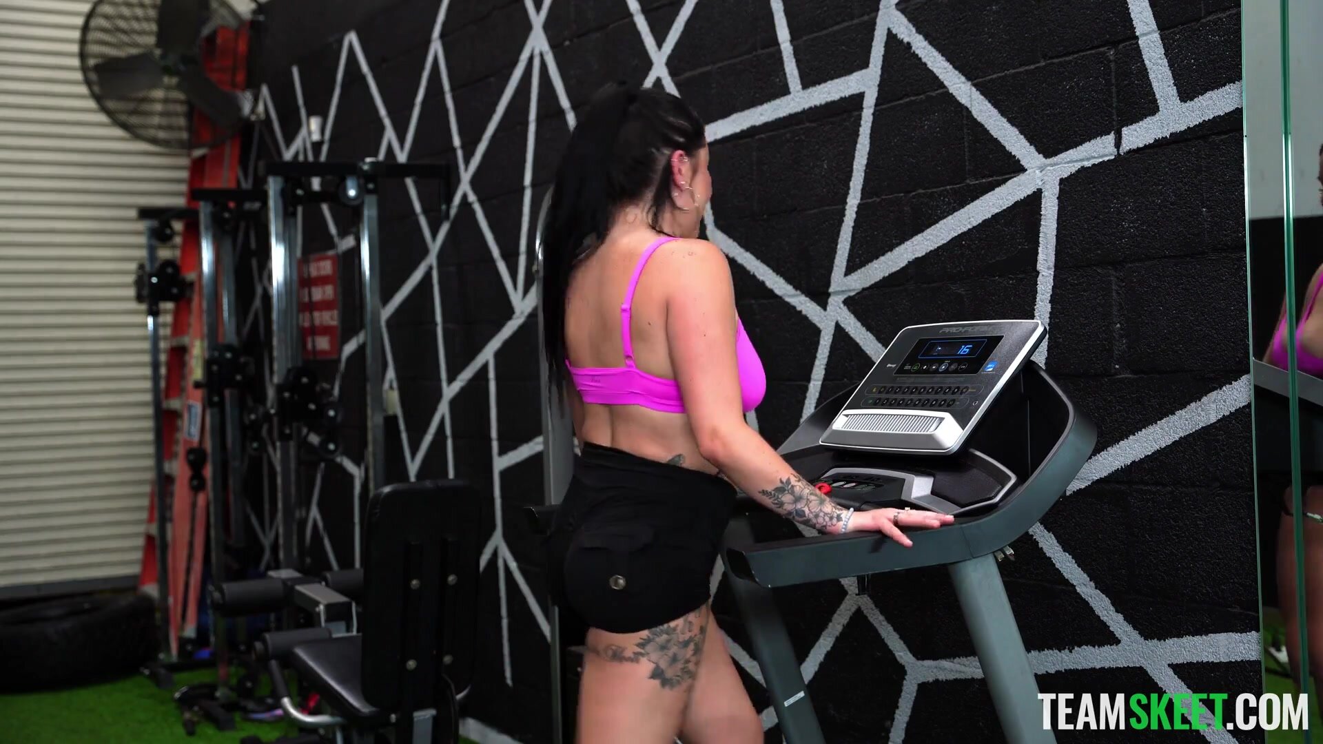 Madalina Moon - Can You Handle a Routine Like This?