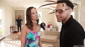 Christy Love Se Tape Ses Déménageurs