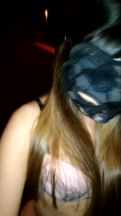 NemiBDesire - La mia fidanzata si fa sbattere nuda in un parcheggio pubblico da un amico mentre io aspetto a casa