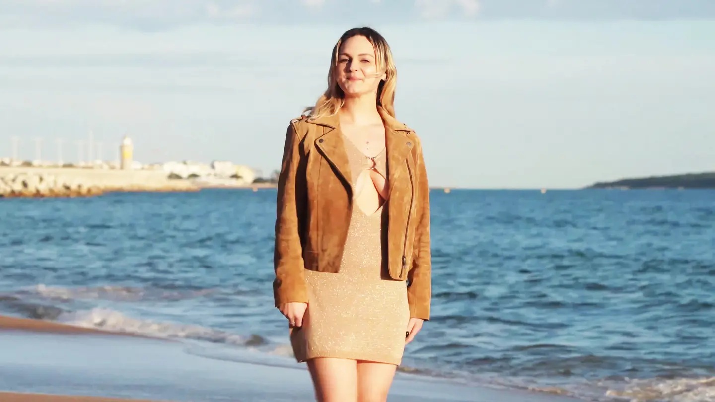 Alice Guerlin - Alice, 33 Is Teaming Up Again With J&M