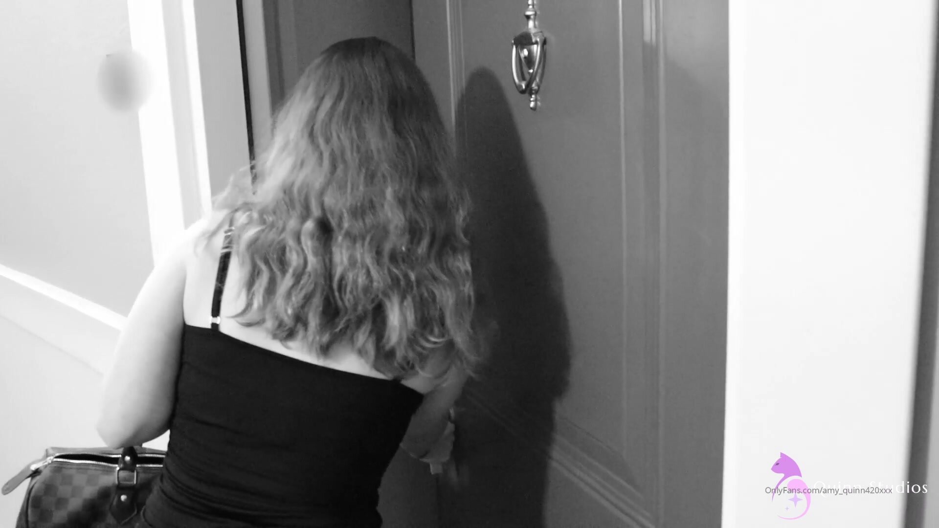 Amy Quinn - OnlyFans - New Video Guys   Its Not What You Think