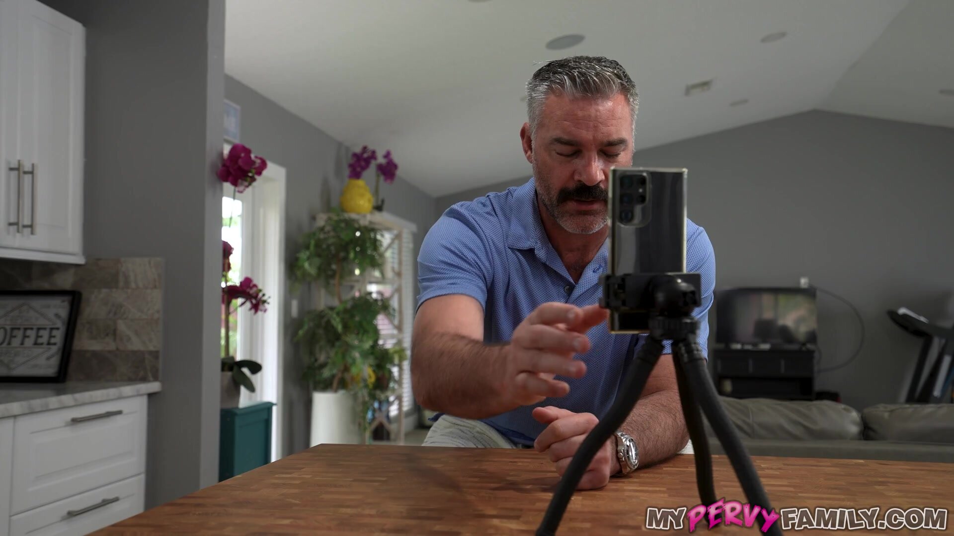 MyPervyFamily - Serena Hill - Rebound Fuck Buddies