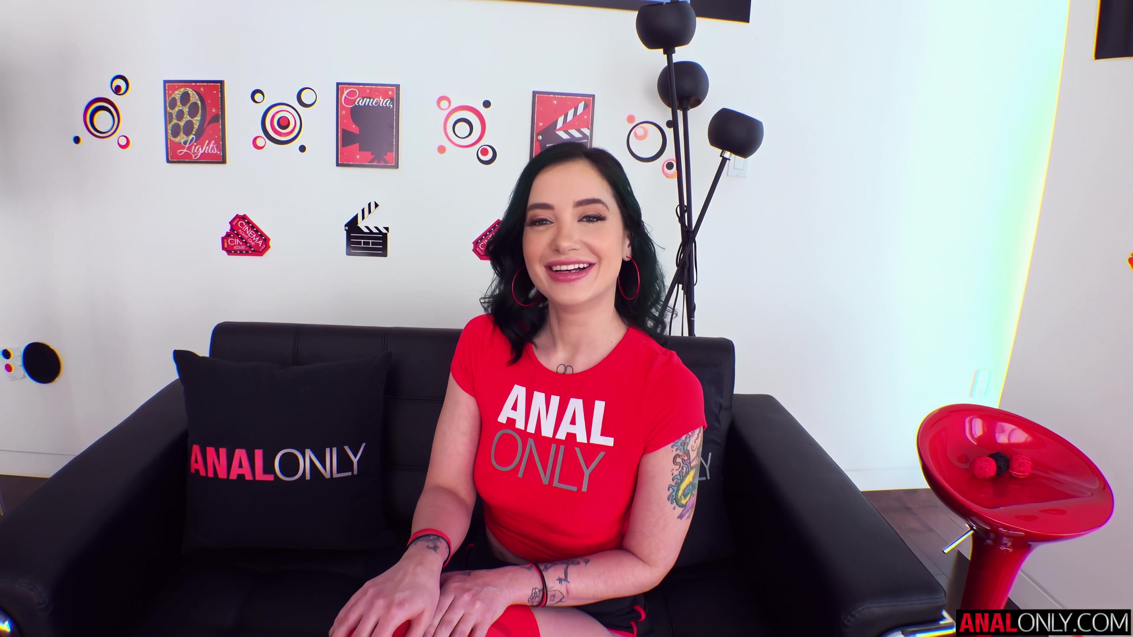 Paging Gia Paige’s Ass