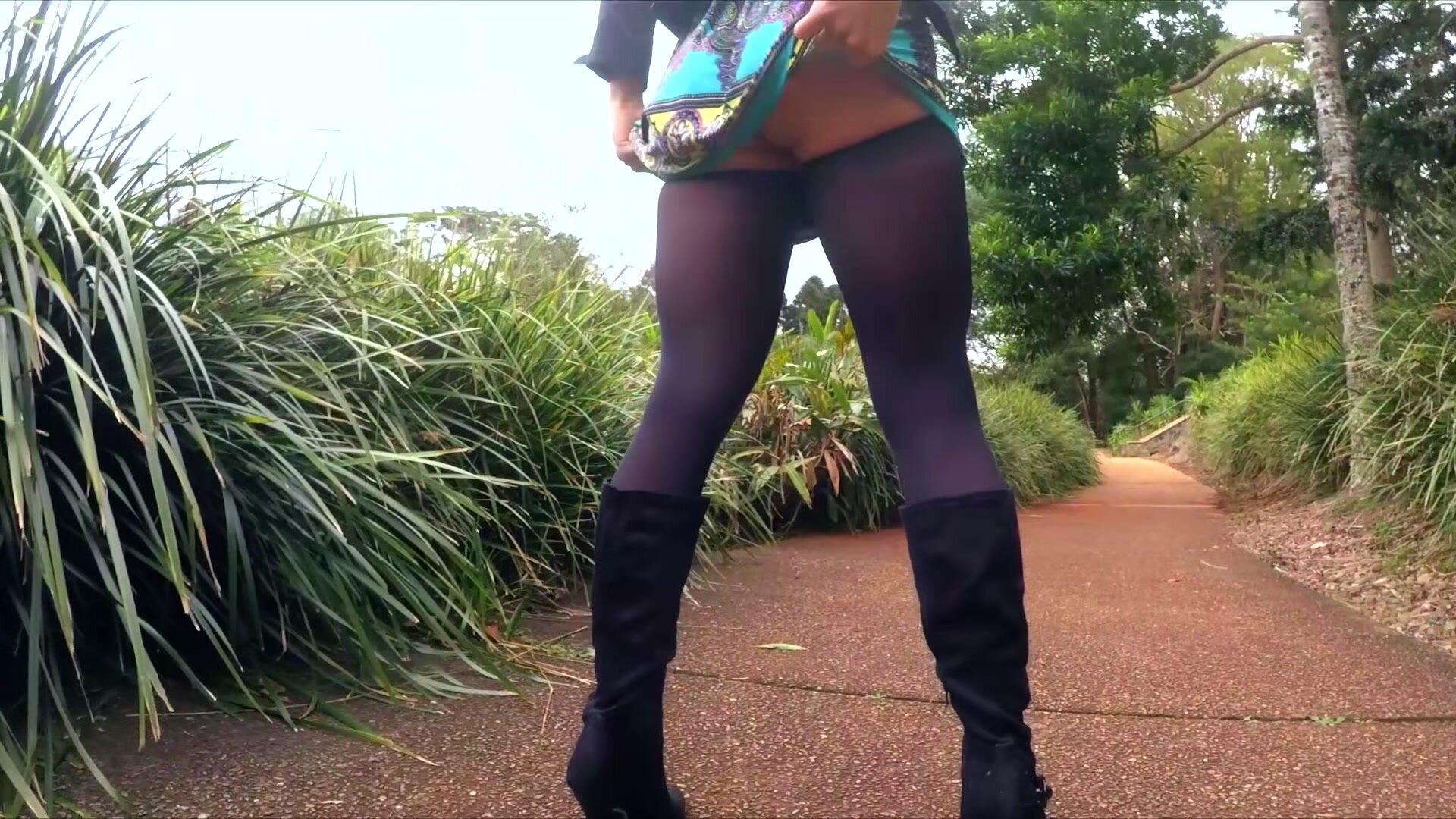 Scarlet Chase - Flashing Toying My Ass In Public