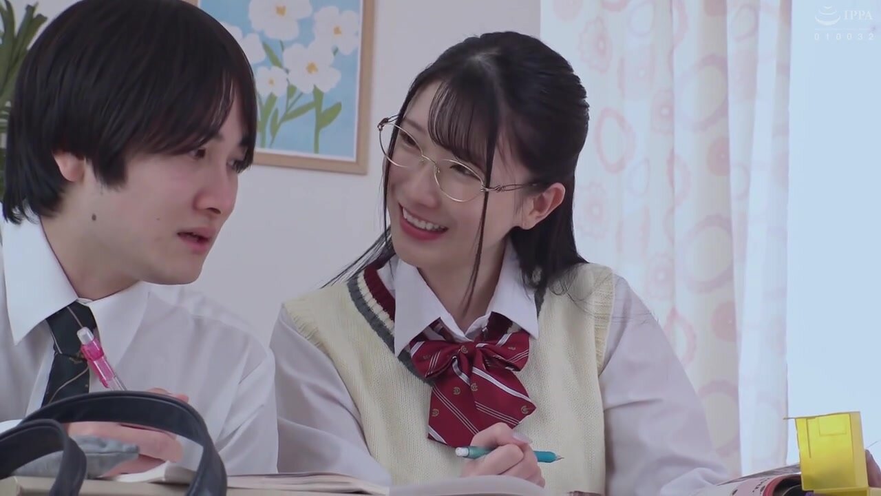 HUNTC-417 A classmate who looked super serious seduced me by wearing no panties and garter stockings, so I couldn't concentrate on my studies and decided to repeat the year! But I managed to get rid of my virginity.