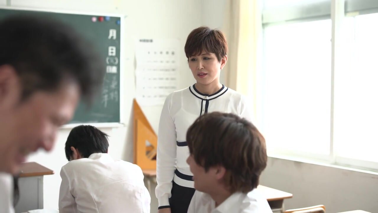 ROE-420 After the Graduation Ceremony... A Gangbang Visit to Show Gratitude and Hatred to the Female Teacher Who Taught Me Strictly Satsuki Kirioka