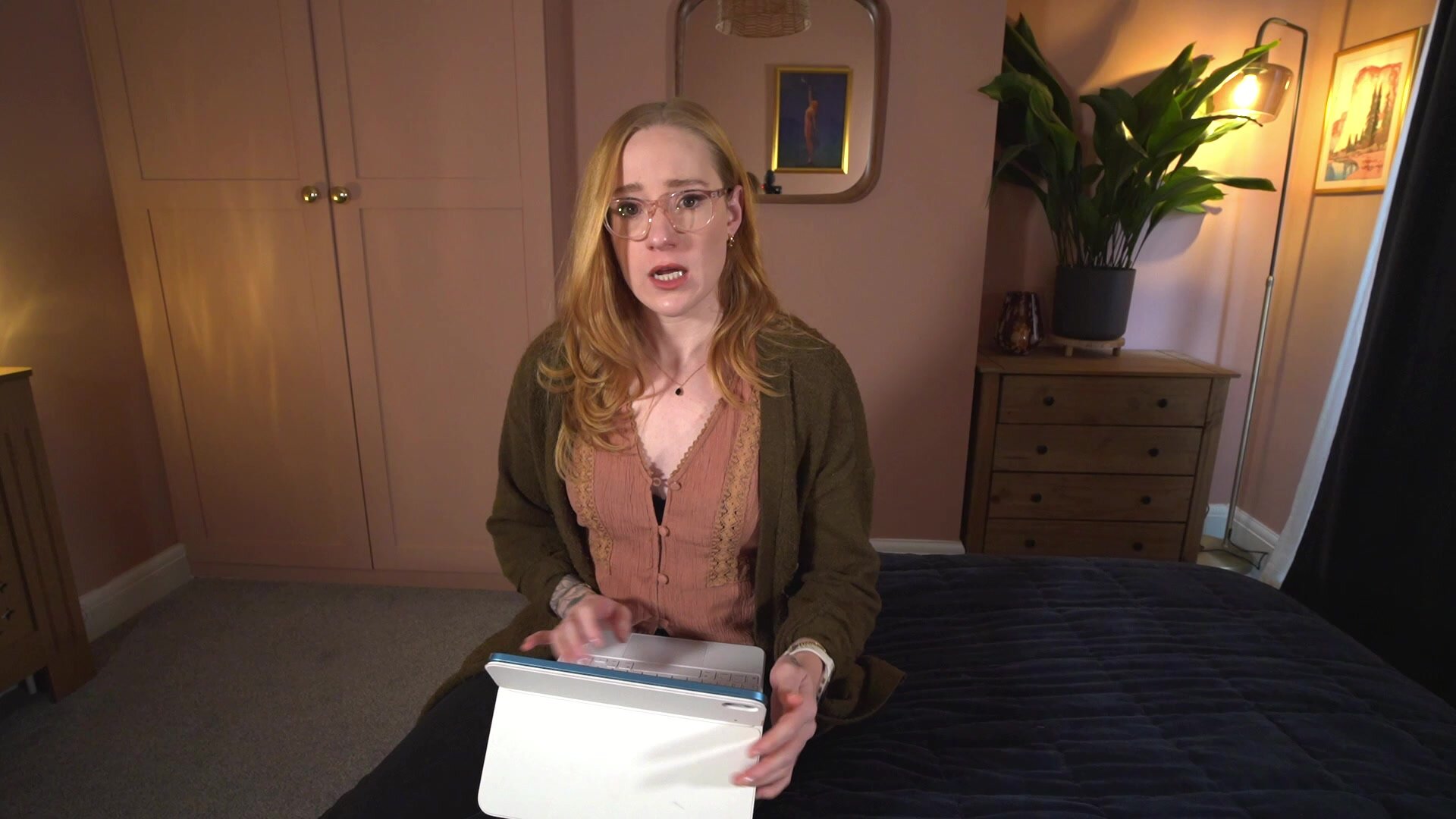 FionaDagger - Free Use Step-Mom Tries Dirty Talk