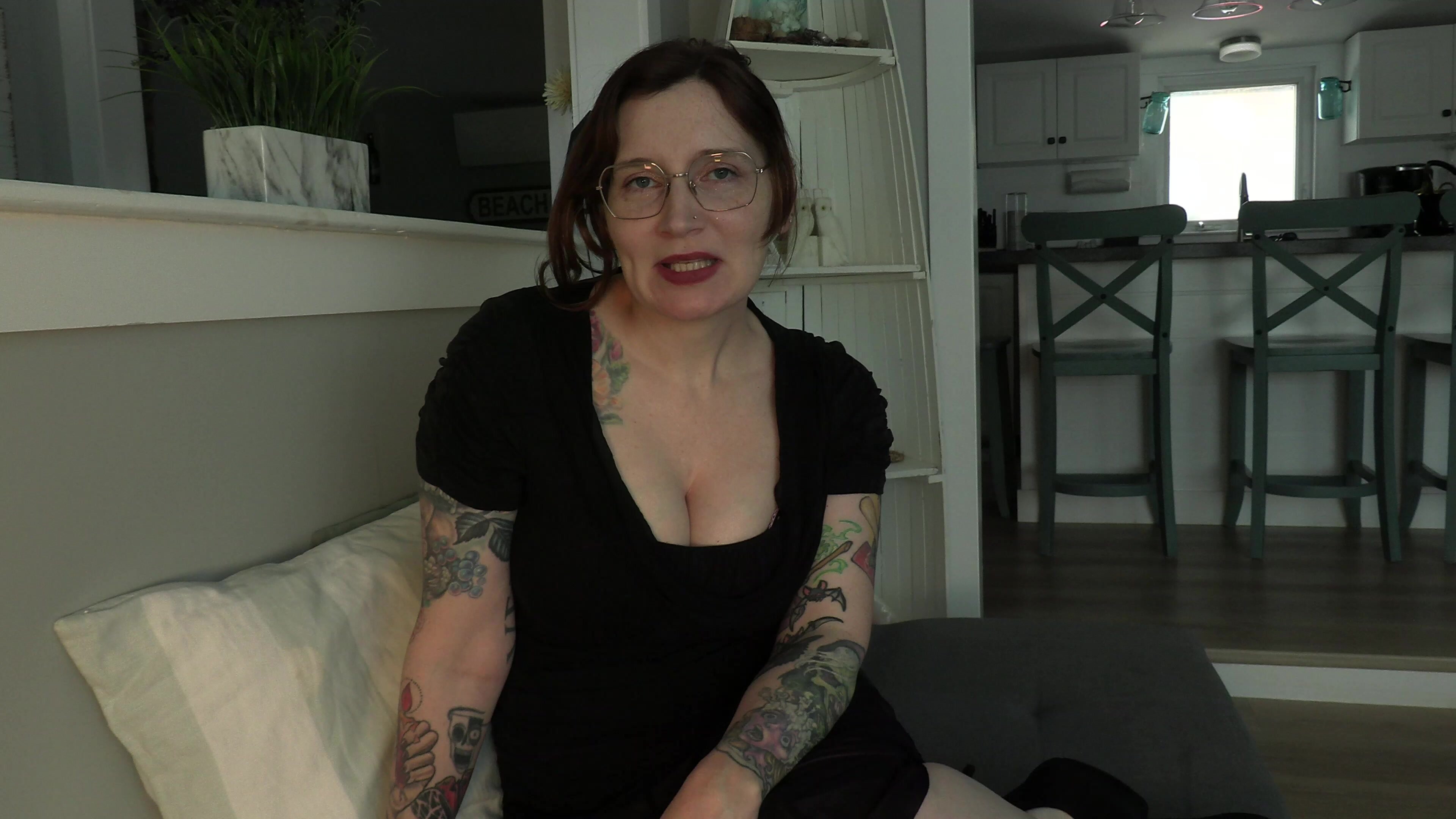 Bettie Bondage - Milky Stepmommy Helps You