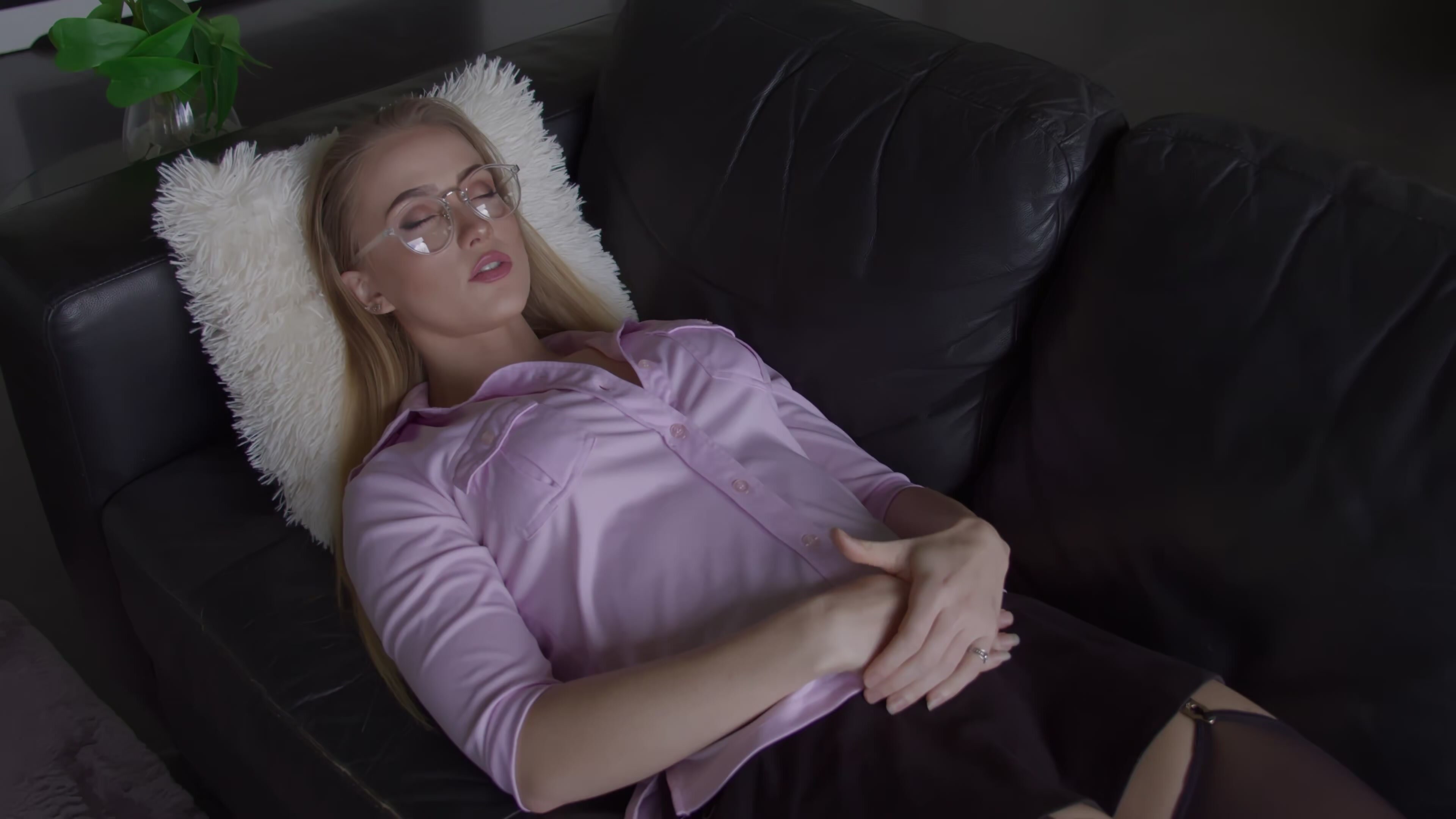 Scarlet Chase - Elic Makes Me Play Dress Ups