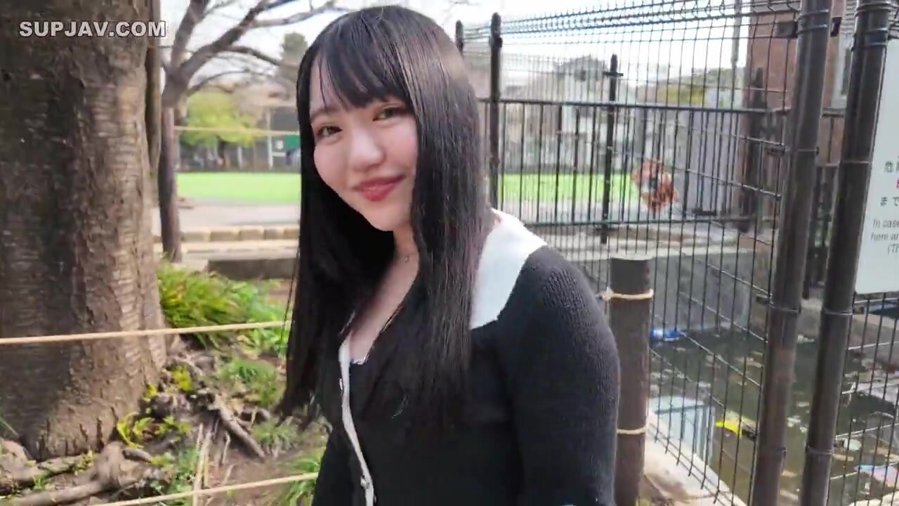 G-cup Beautiful College Girl!! Super Famous? Big-breasted Beauty With 12 Years Of Athletic Experience Applied For A Photo Shoot. Bold!! Squeezing Out The Juices From Two Huge Cocks In Her Own Room