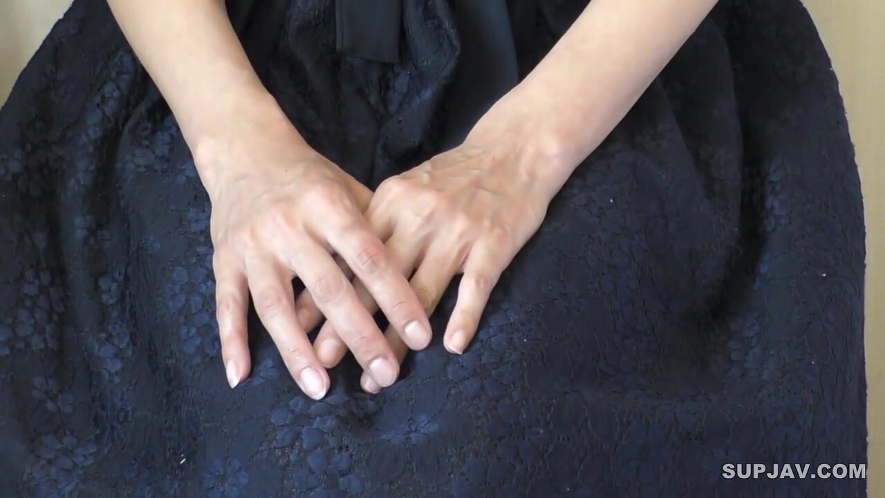 A Beautiful, High-spec Celebrity Single Mother With A Height Of 170/42 Cm. Her Incredible Vaginal Pressure Feels So Good That She Can't Help But Cum Inside In The Cowgirl Position! She Even Cums Inside In The Missionary Position! A Succubus With A Great S