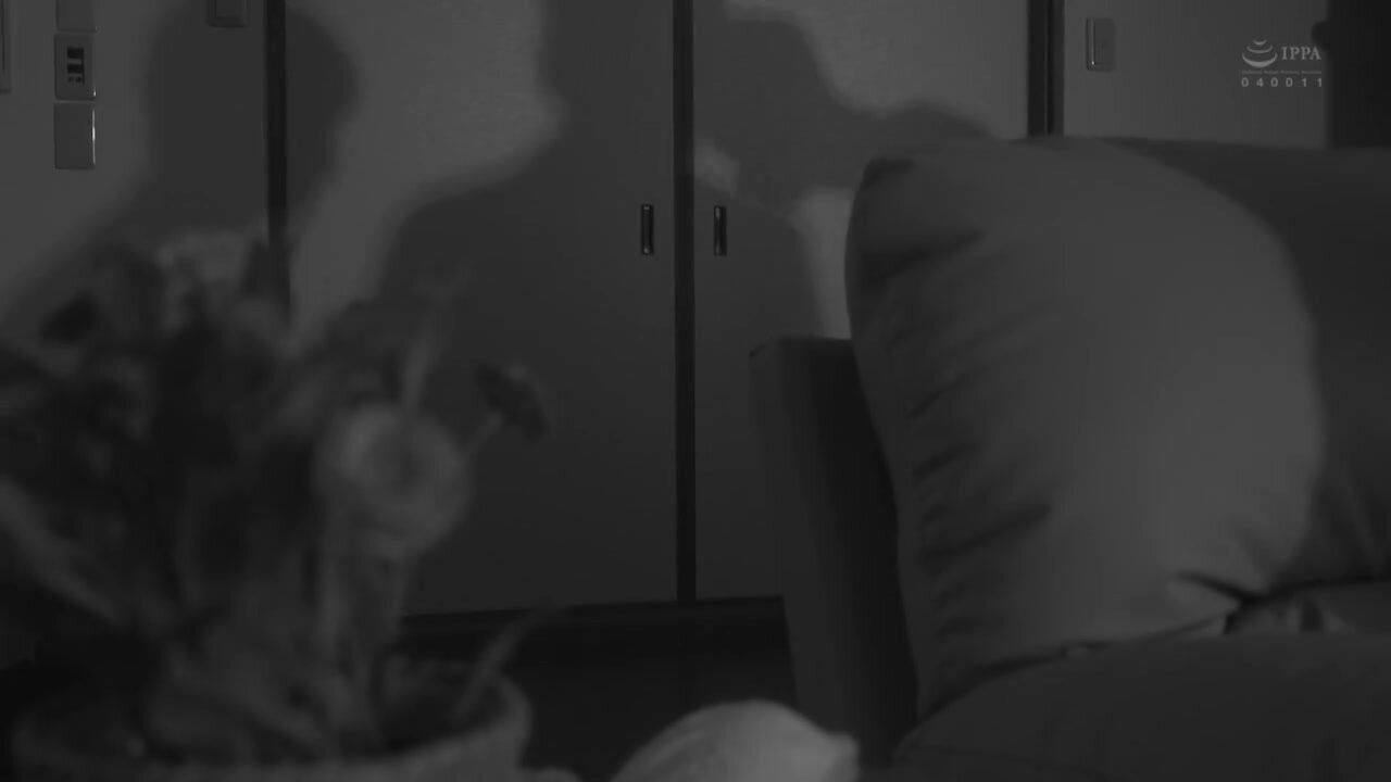 APNS-391 A married woman obsessed with the desire to expose her pussy... Her uterus aches with the thought of someone seeing her... Shizuku Aonami