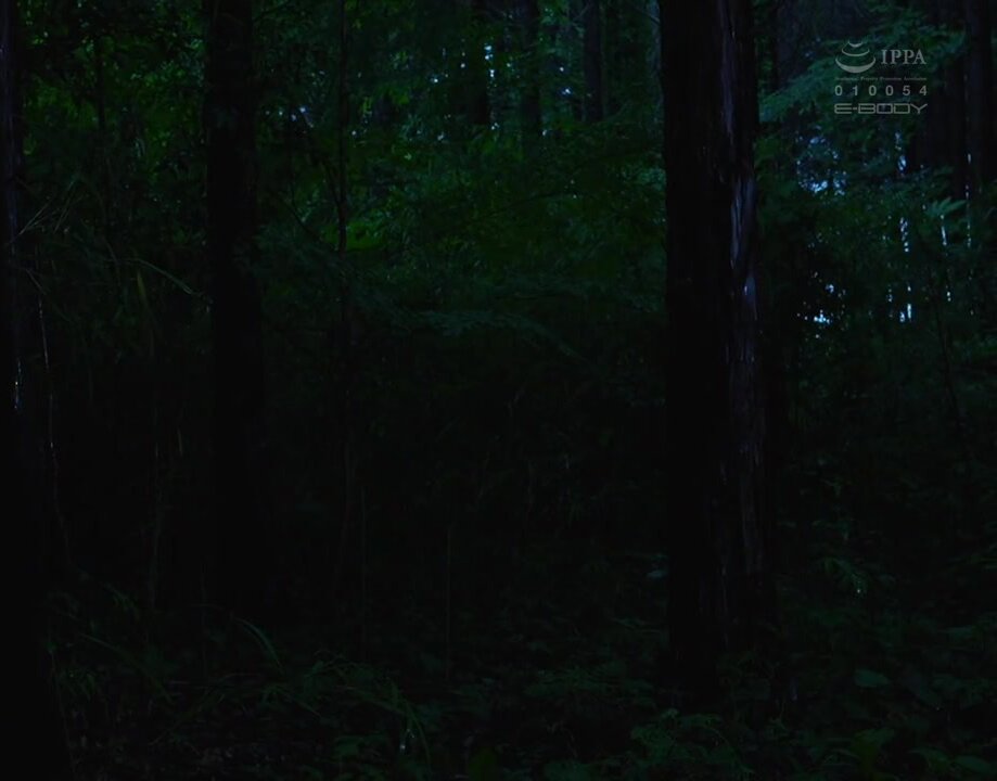 EBWH-277 It's a body that will soon be able to make a baby. Let's all eat it. A young girl who was raised in secret in a village where there are no women is the ultimate sex toy for the village men. Shitara Yuuhi