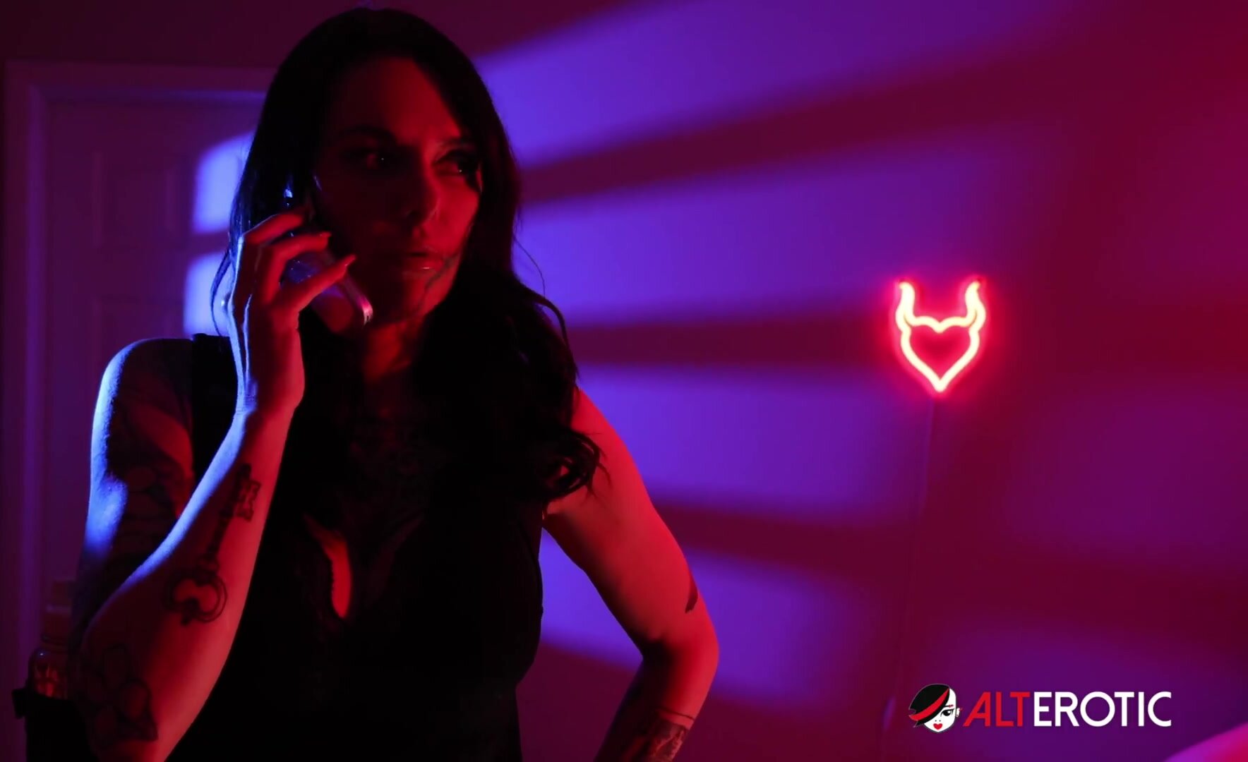 AltErotic - Parker Skyes - Gets All Turned On In Sleazy Motel