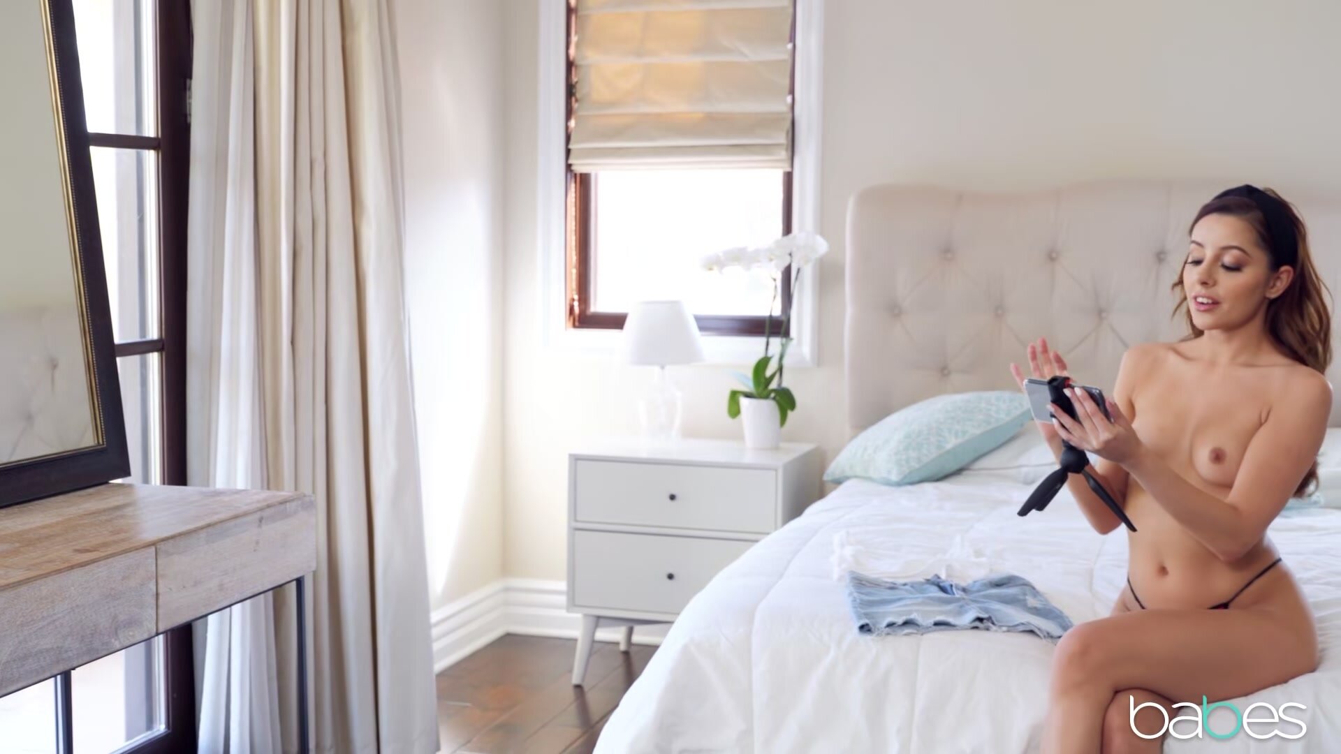 Vanna Bardot - Babes - Swiping Raw Dog