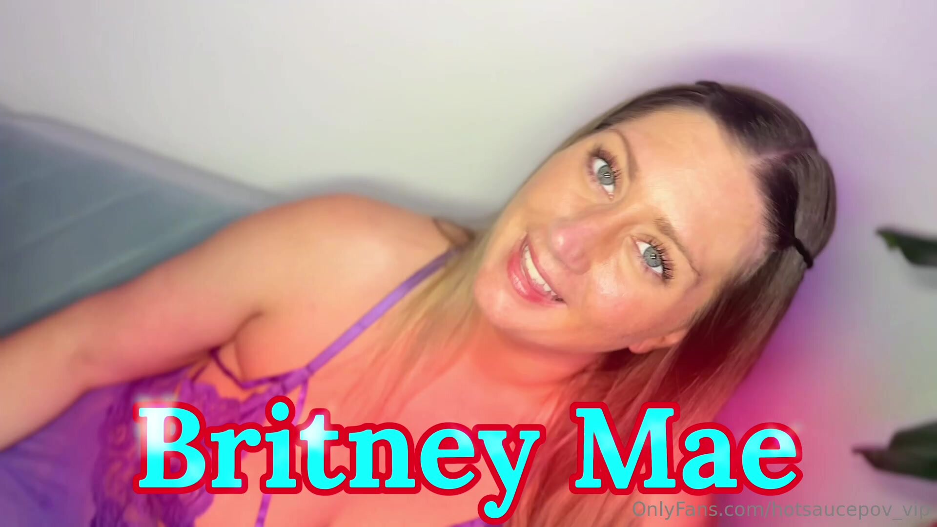 OnlyFans - Britney Mae And HotSaucePOV VIP Oiled Up Ass Hot Fuck