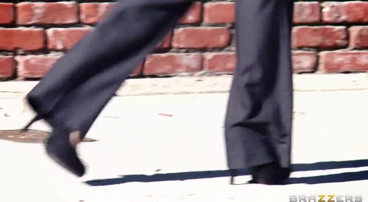 Capri Cavanni Busty Blonde Has Sex With The Masseur After A Sensual Massage