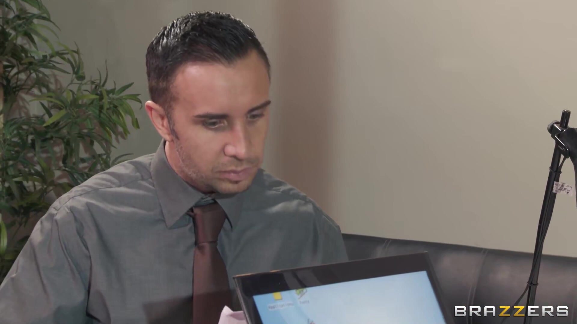 Capri Cavanni Aleksa Nicole Busty Boss Has A Threesome With Two Of Her Employees In Her Office