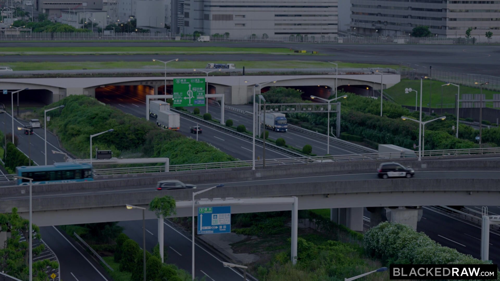 Emiri Momota - Petite Babe Mixes Business With BBC Pleasure