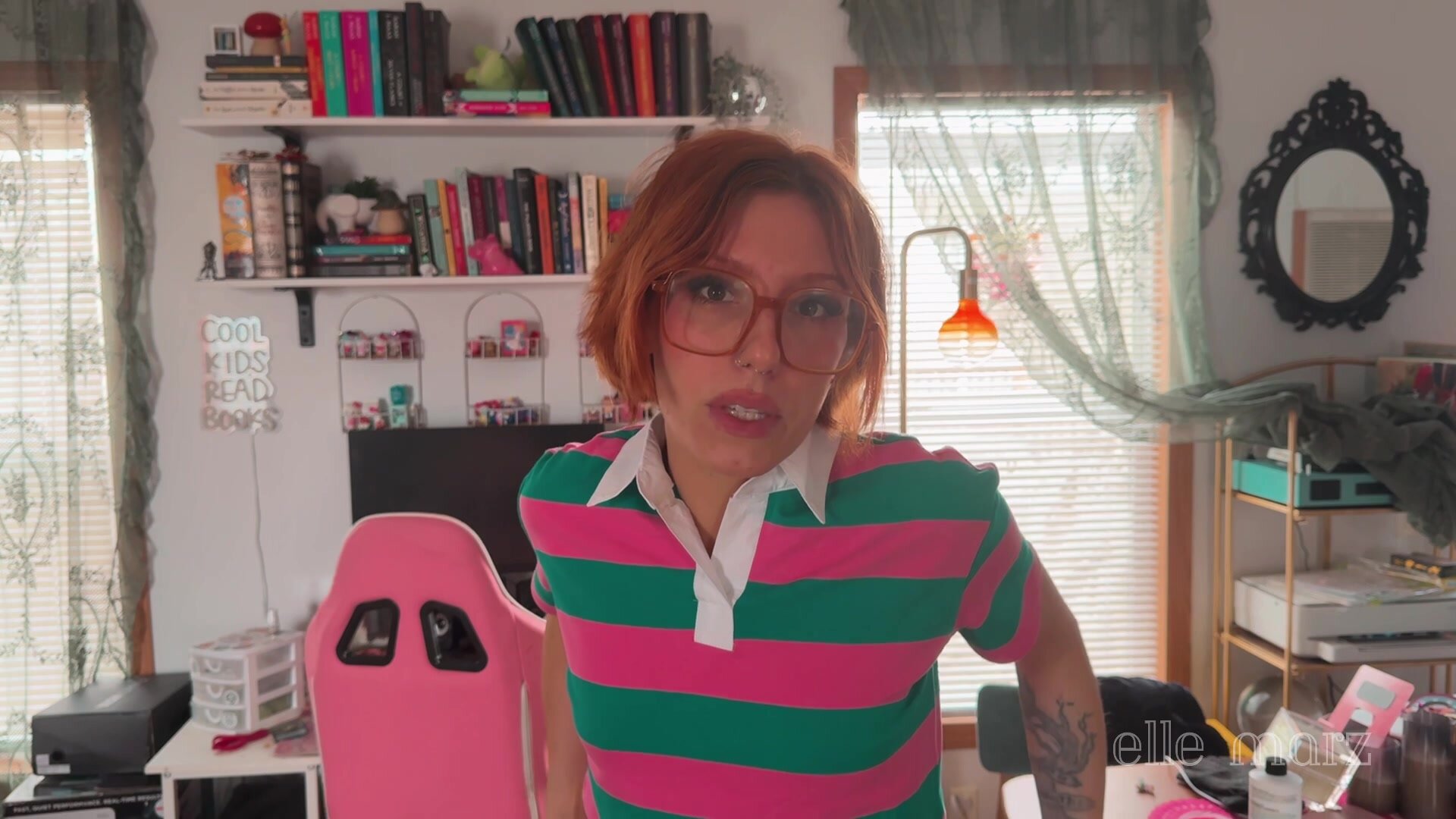 Elle Marz - Slutty Niece Needs Cameraman