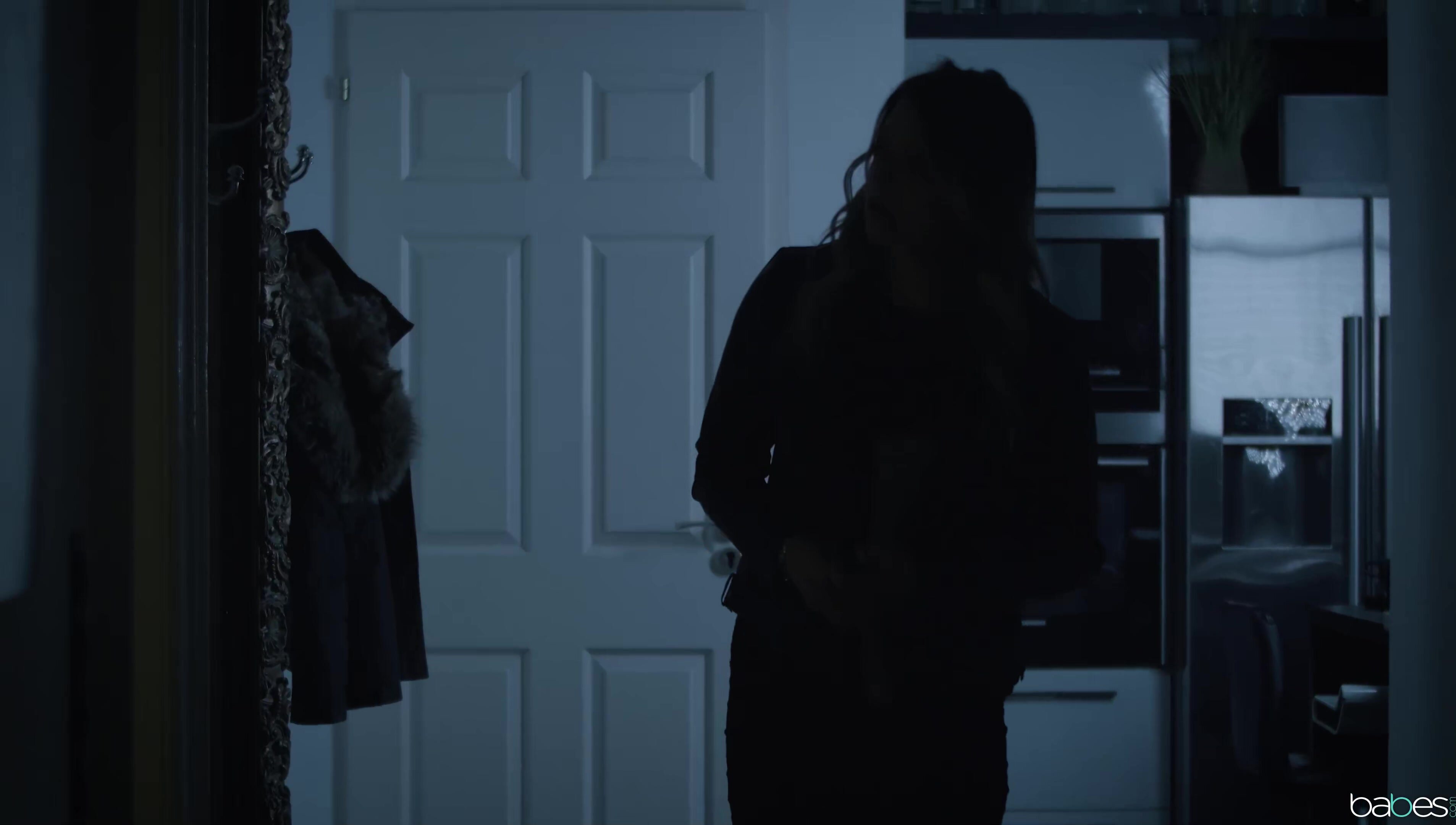 Giselle Palmer, Sarah Vandella, Stirling Cooper - Work Cums First in 4K