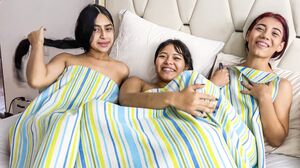 Amateur Latina Teen Sluts Go Wild On BWC American In Homemade Threesome