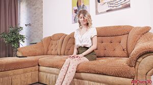 AllOver30 - Anneta Moor