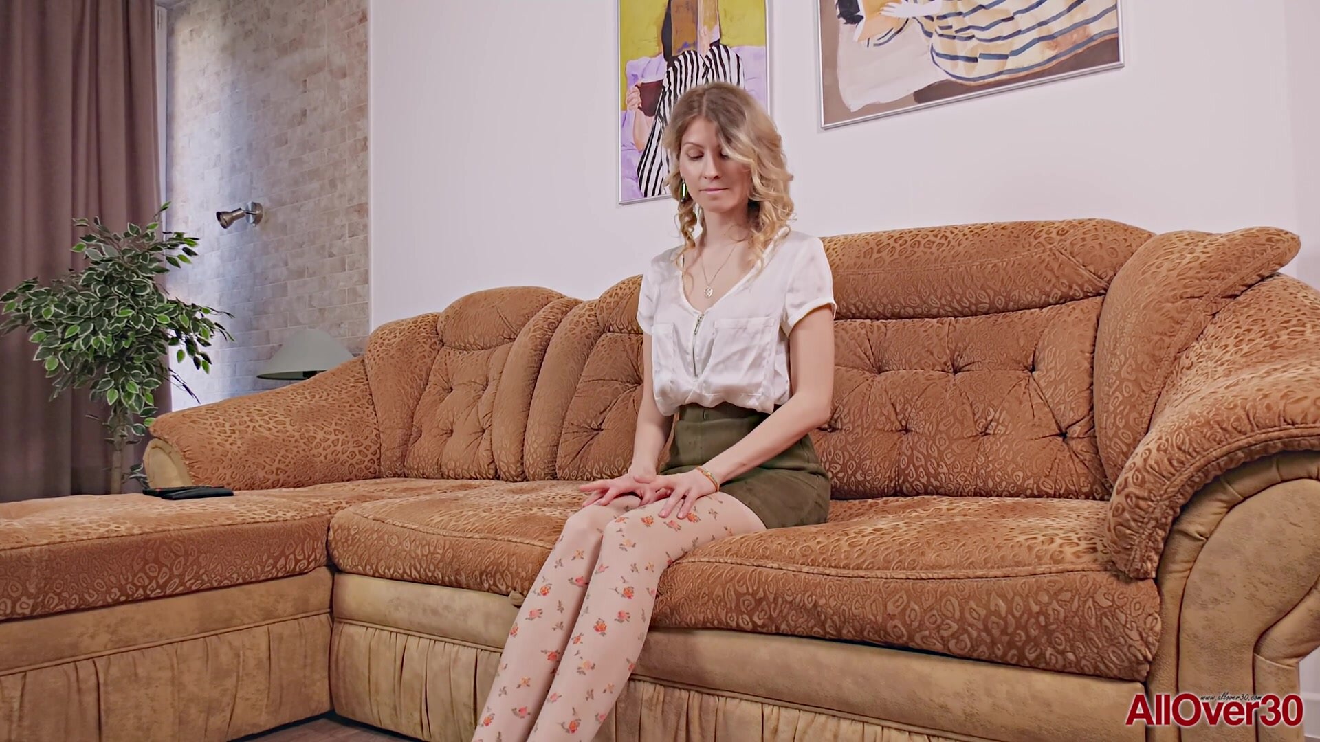 AllOver30 - Anneta Moor