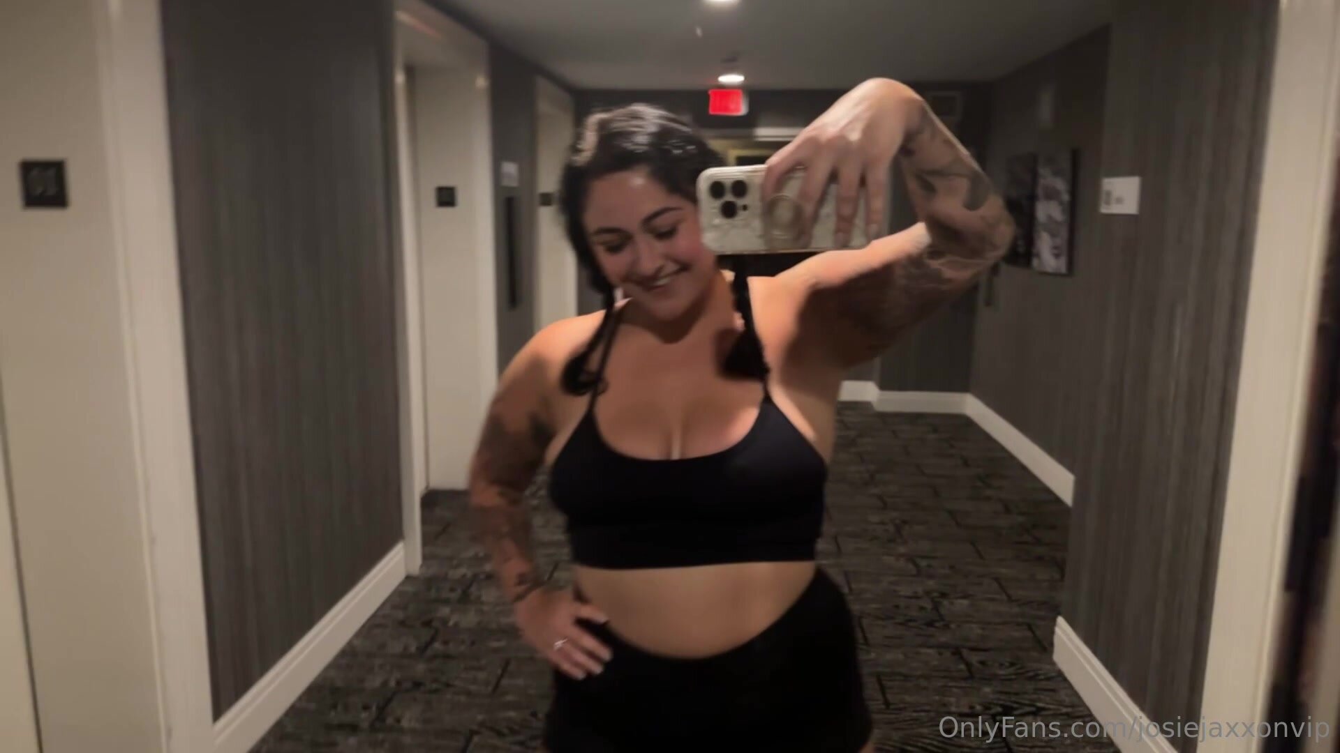 Josie Jaxxon -  OnlyFans #099