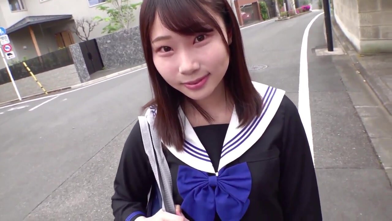 MUDR-344 A sexy, overflowing girl in a uniform sweats and devours a man in an insatiable sexual encounter. Kanata Tomi