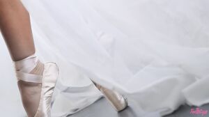 Vanna Bardot - WhenGirlsPlay - EntreChat - Brooklyn Gray [Les]